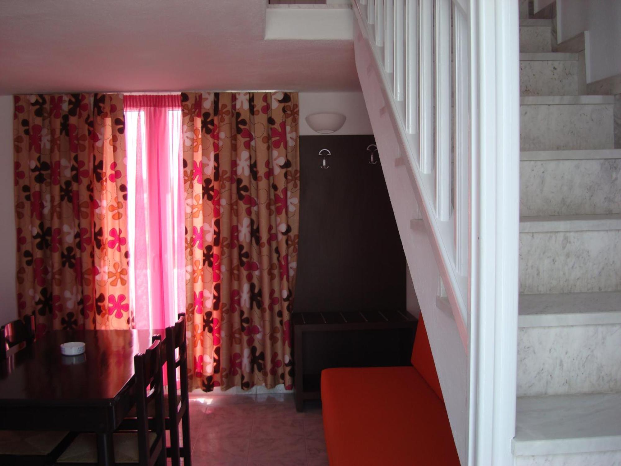 Elena Studios & Suites Орнос Экстерьер фото