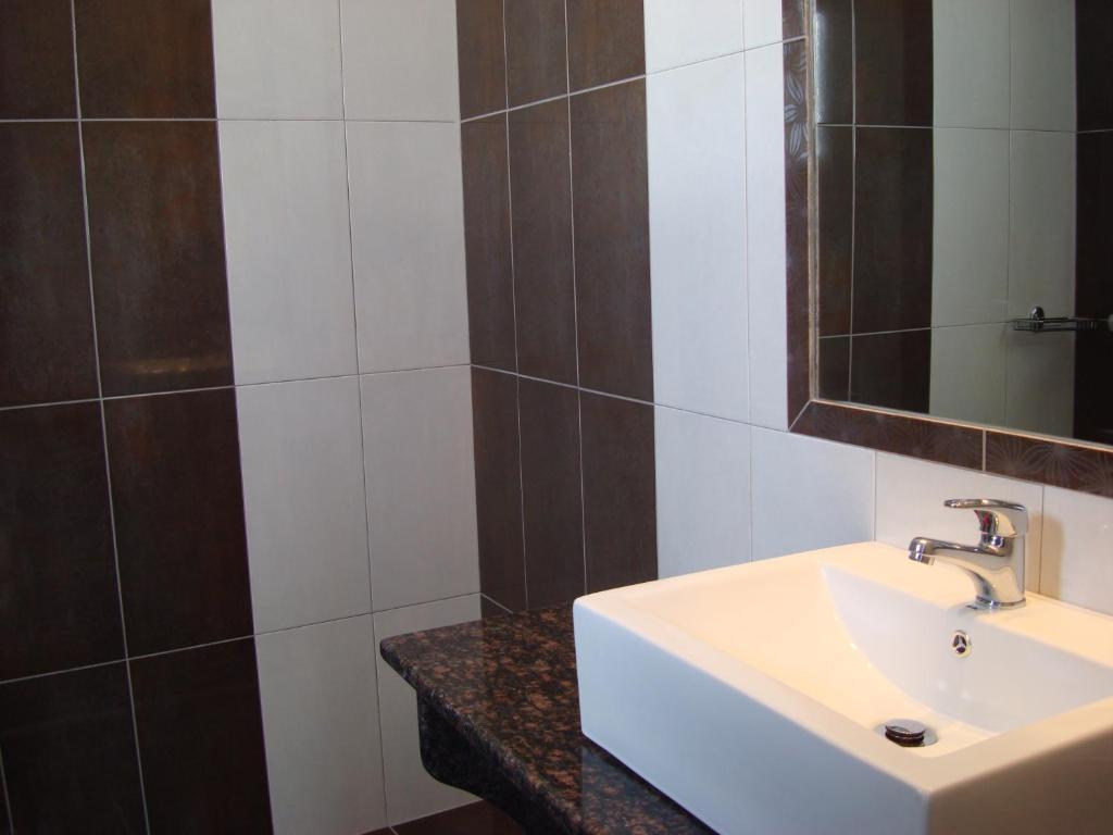 Elena Studios & Suites Орнос Экстерьер фото